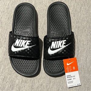 Nike Benassi Jdi Sandals Black/White Women’s Size 8